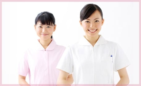 美容資格取得後のスキンケアのアドバイス風景