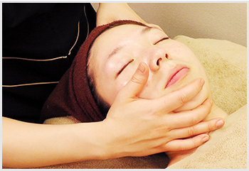 小顔リンパフェイシャリスト資格　施術風景_3