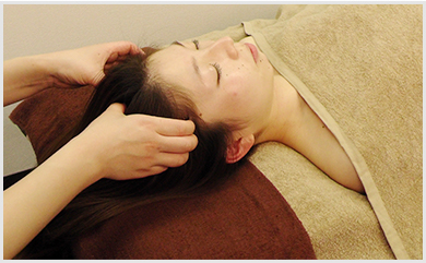 小顔ヘッドセラピスト資格　施術風景_3