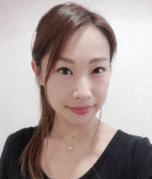 飯田真莉　先生