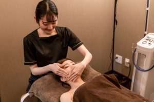 フェイシャルマッサージ講習1